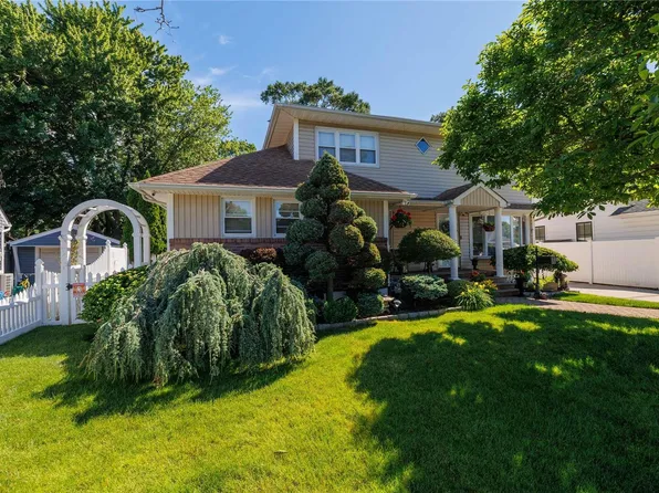 2991 Morgan Drive, Wantagh, NY 11793