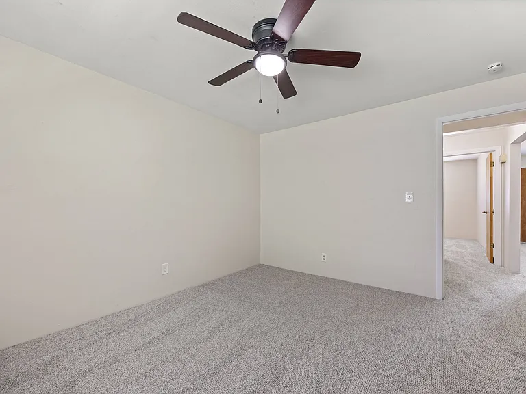 701 Oak St — Photo 12