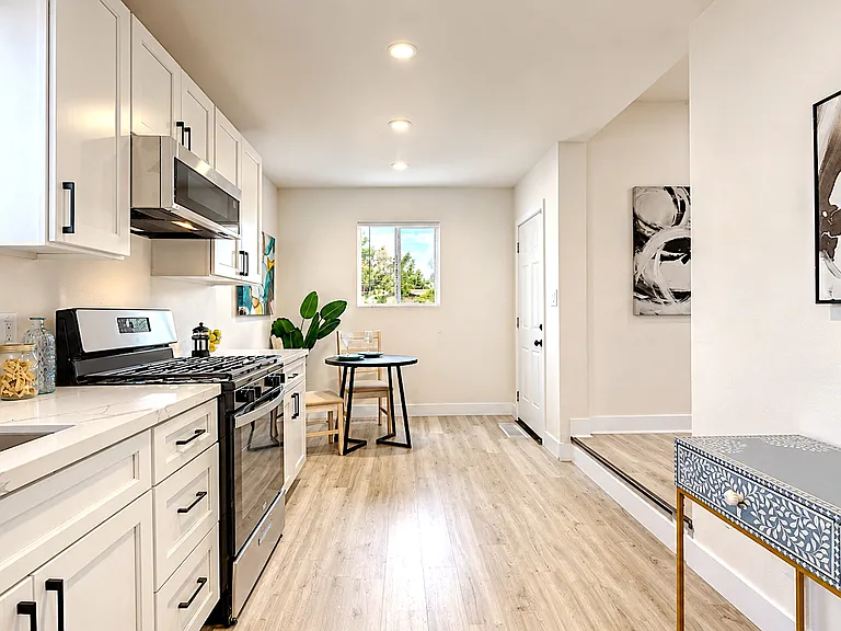 253 West Ave — Photo 13