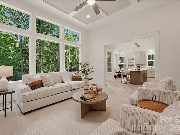5th image of 1701 Beechwood Ln