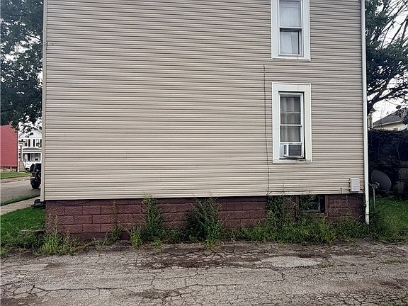2nd image of 607 Adams St