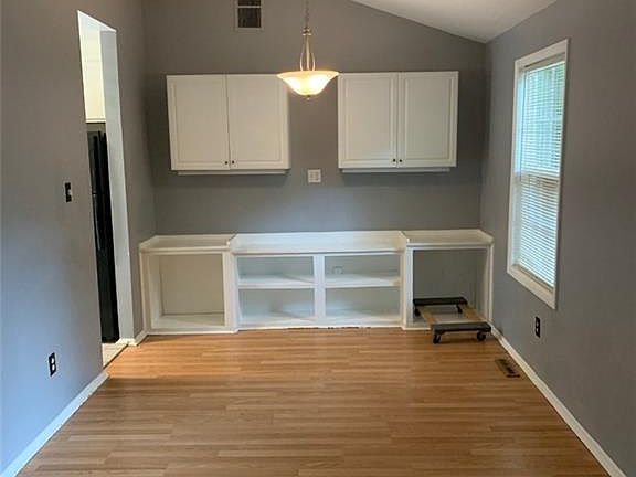 5th image of 943 Arch Hill Dr
