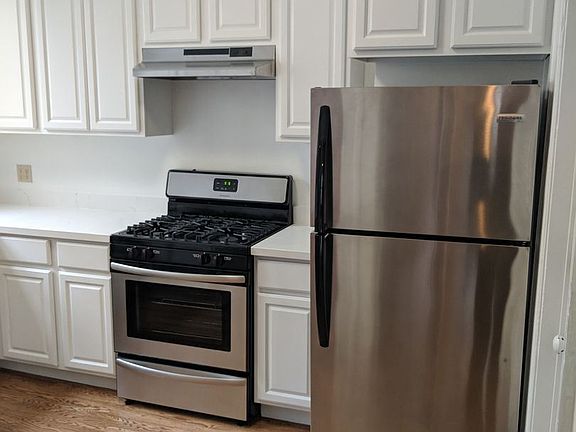 4th image of 582 Jersey St