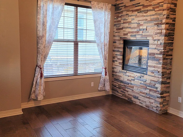 10075 Bluffmont Ct — Photo 9