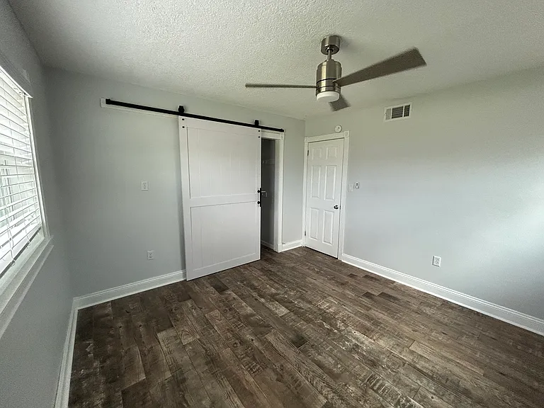240 Micanopy Ct — Photo 6