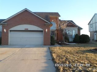 30180 Crescent Dr, Chesterfield, MI 48051