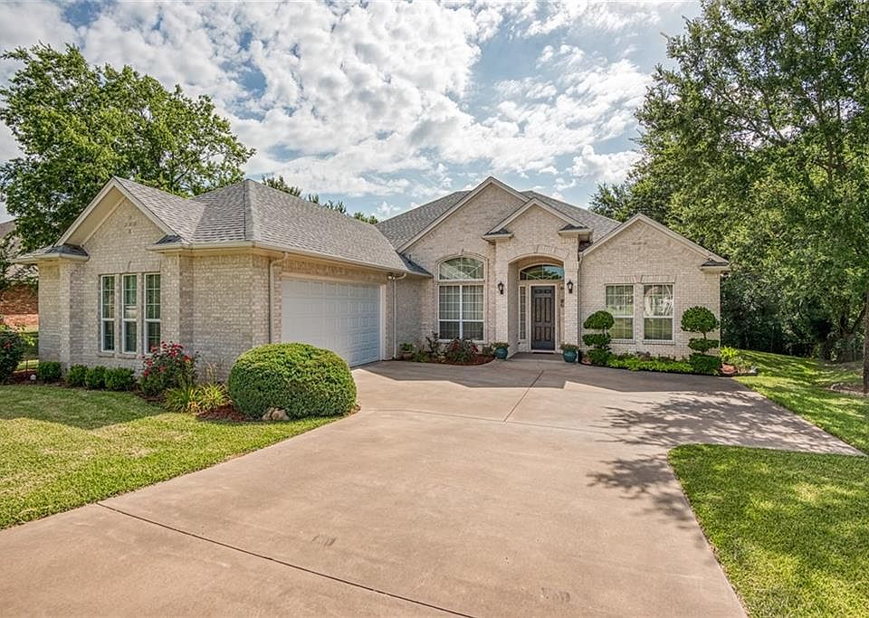 1st image of 3809 Buena Vista Cir