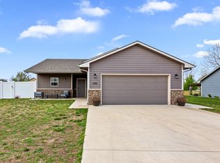 1321 Westover Ln, Hesston, KS 67062