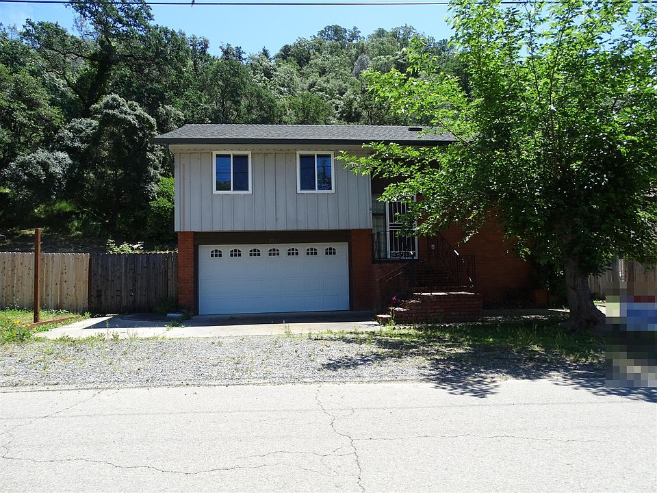1st image of 2961 Bender Dr