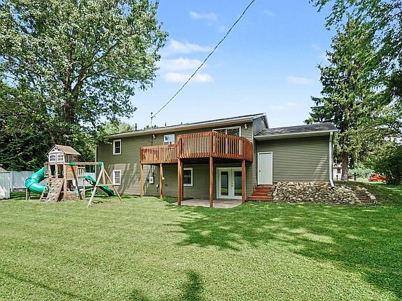 3rd image of 3336 Dexter Dr