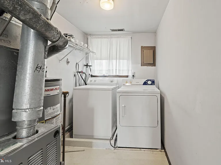 8 Fanelli Ln #A — Photo 16