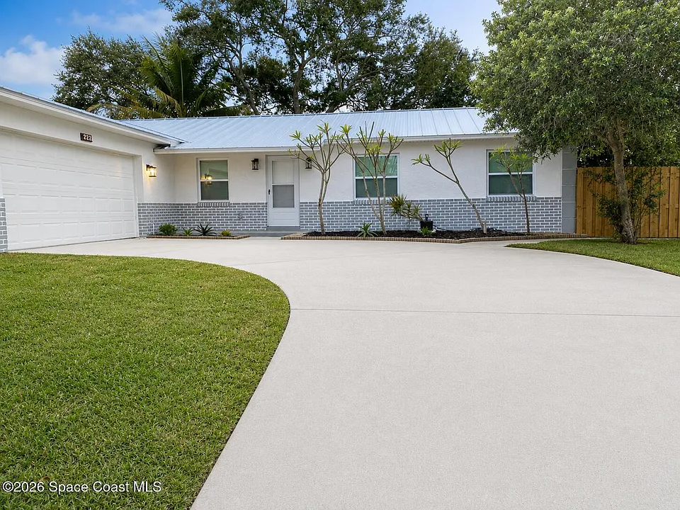 2921 College View Dr