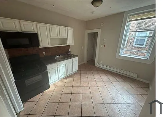 393 13th Ave #8 — Photo 1