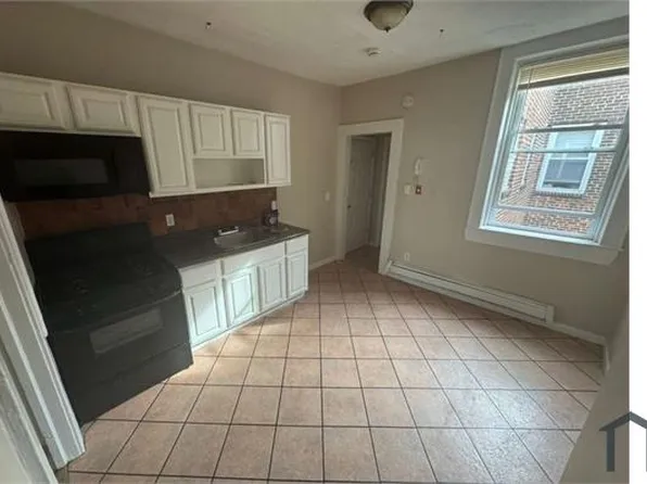 393 13th Ave APT 8, Newark, NJ 07103