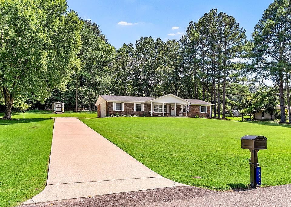 1st image of 426 Lakeland Dr