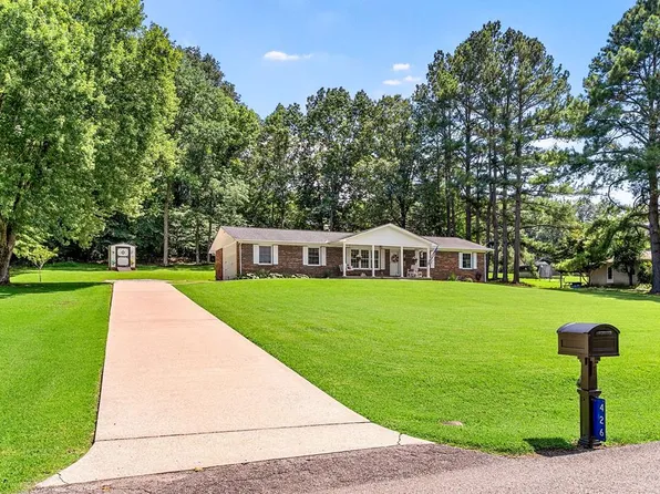 426 Lakeland Dr, Dover, TN 37058