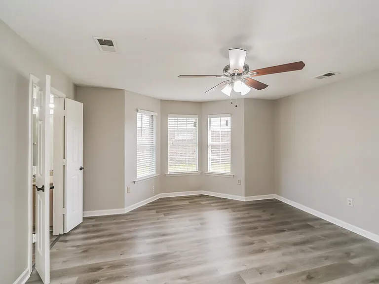 4880 Briona St — Photo 11