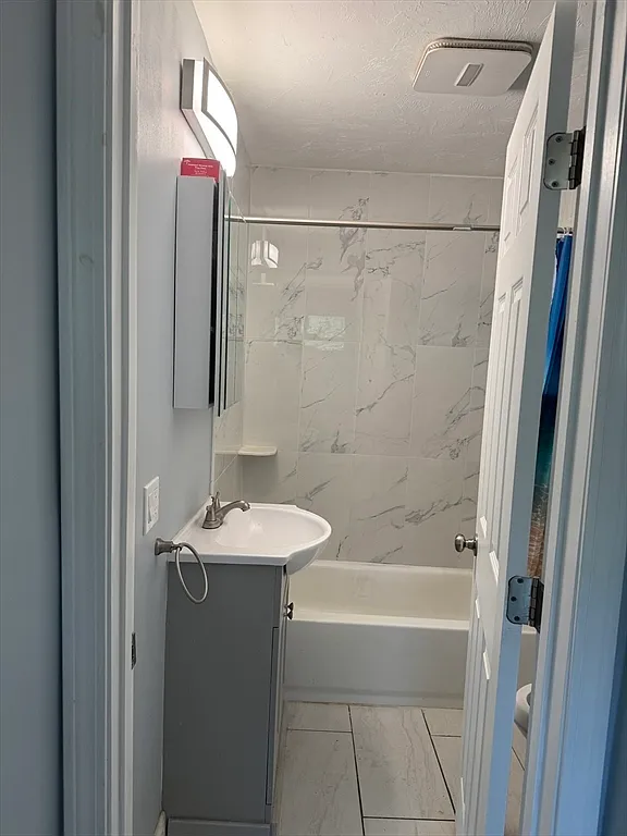 3 bed, 1.5 bath, 1200 sqft, $3,400 — Photo 4