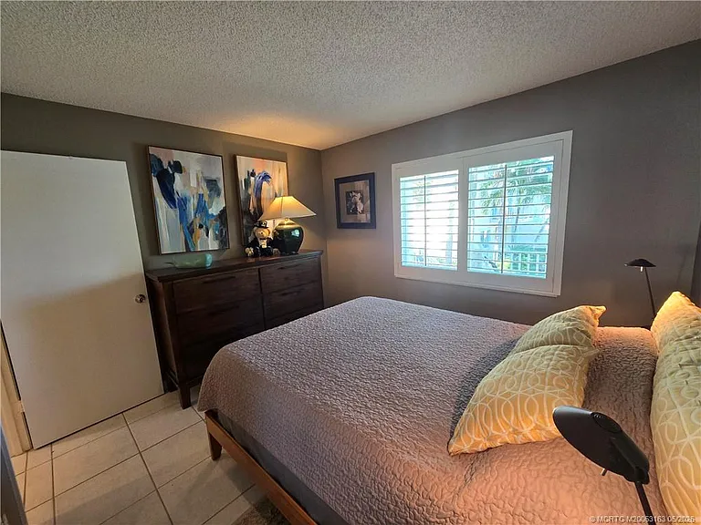5564 NE Gulfstream Way — Photo 26