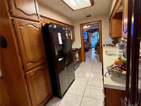 5th image of 2608 Ashley Dr