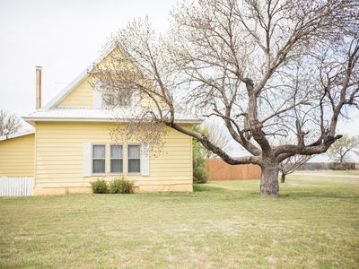 300 Alamo St, Claude, TX, 79019