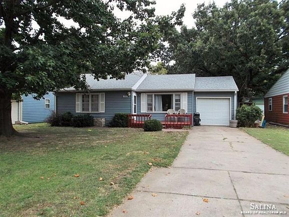 2nd image of 512 Woodlawn Ave