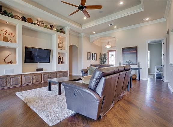 5th image of 4700 Bucking Bronc Dr