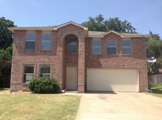 609 Lowe Dr, Cedar Hill, TX 75104