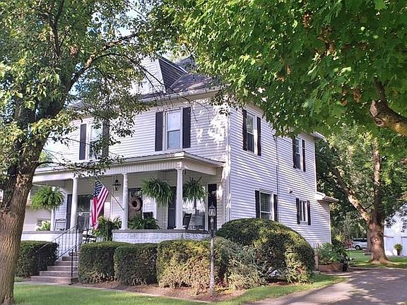 3rd image of 941 Elm St #Stw3-p3