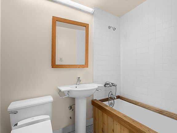 4th image of 9 Barrow St APT 2B