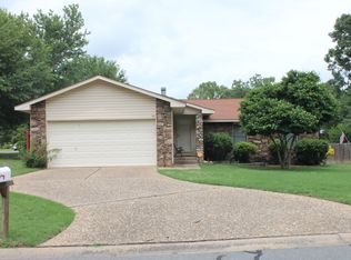 12 Prince Dr, Maumelle, AR 72113