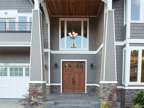 2nd image of 10454 NE 16th Pl