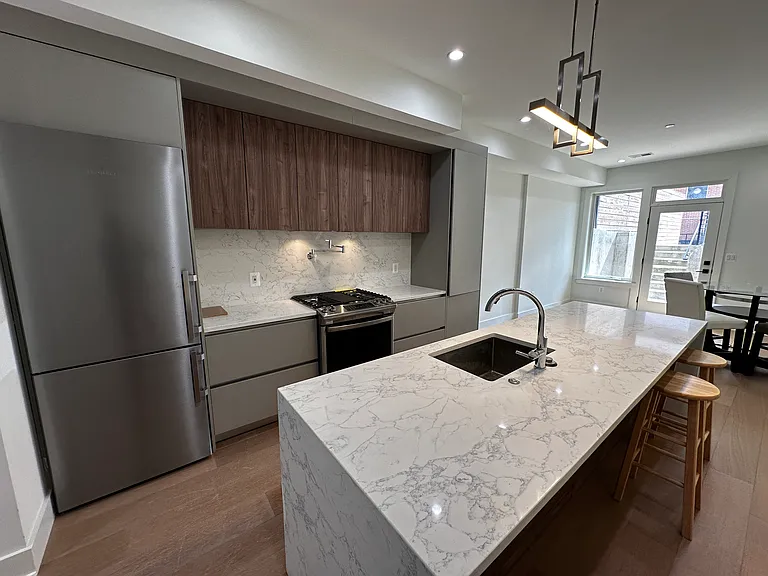 517 M St NE #1 — Photo 11