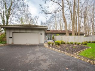 635 Glen Eden Ct, Aurora, OH 44202