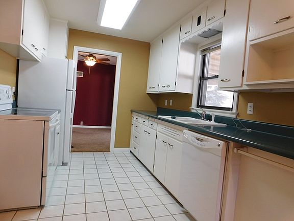 4th image of 2322 W Oklahoma Ave