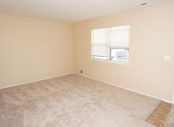 3rd image of 15049 Woodmont St