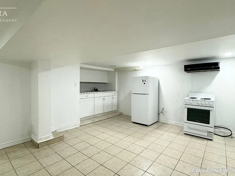 90 Barons Ave N #2 — Photo 1