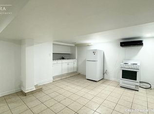 90 Barons Ave N #2, Hamilton, ON L8H5A4