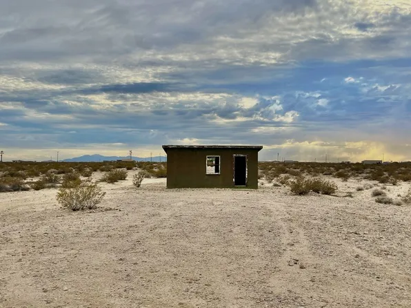 1476 W Hales Dr, Joshua Tree, CA 92252