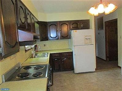 3rd image of 306 Otter Ave