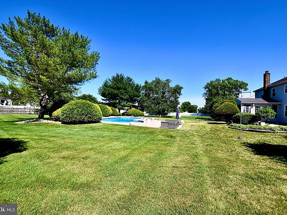 4th image of 24 Jamie Dr