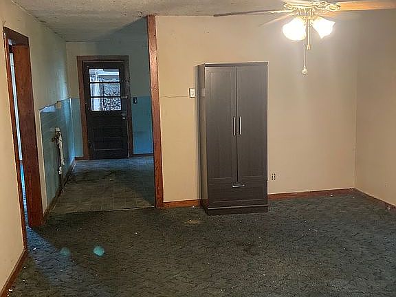 2nd image of 805 W Henry St