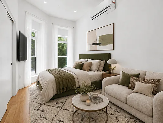 Bedroom, photo 1