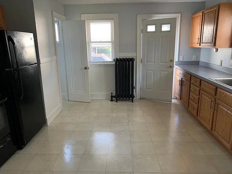 6 Washington Ave — Photo 10