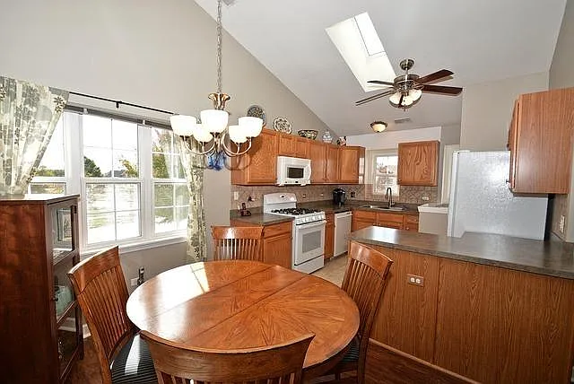 2803 Rutland Cir #201 — Photo 9