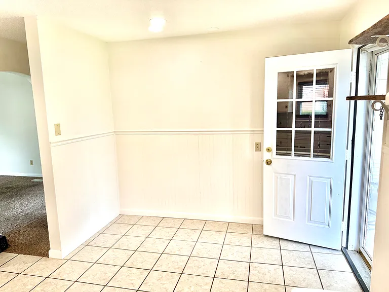 2700 Castlewood Pl #B — Photo 5