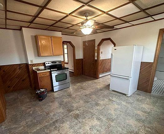 4th image of 163 Bernice Ave Floor 2