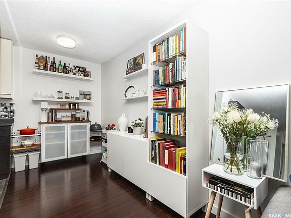 5th image of 833 B Ave N #14