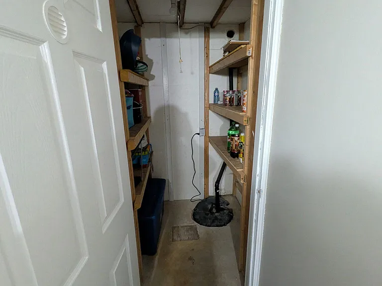 90 Penelope Dr — Photo 11
