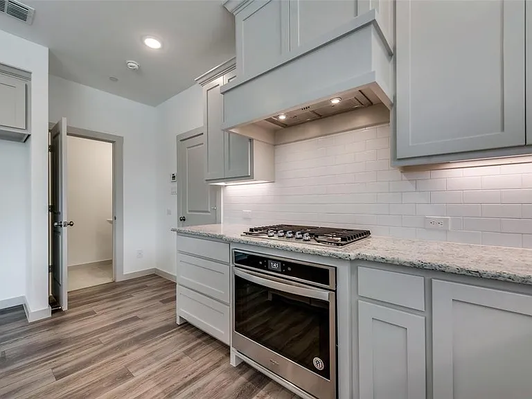 539 Cobblestone Ln — Photo 9
